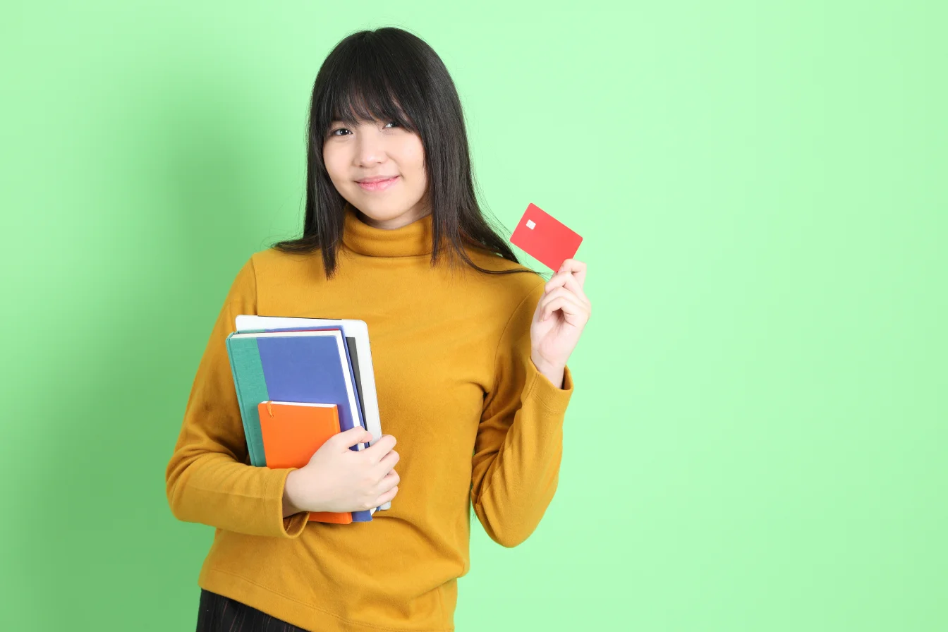 デビットカードは学生におすすめ！学生が持つメリットや利用時のポイント