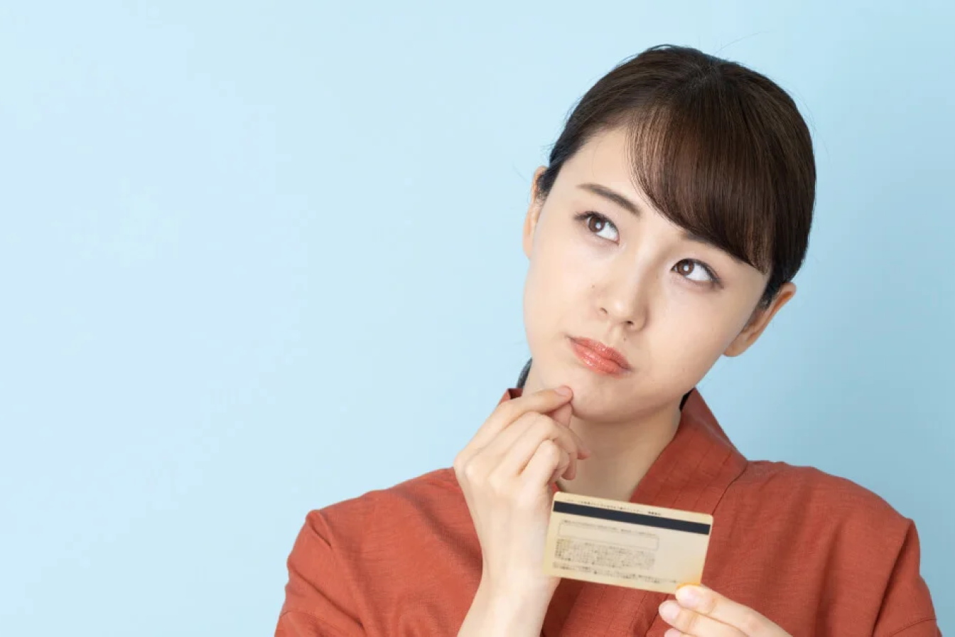 デビットカードのメリット・デメリットとは?みんなの銀行ならカードなしで使える！
